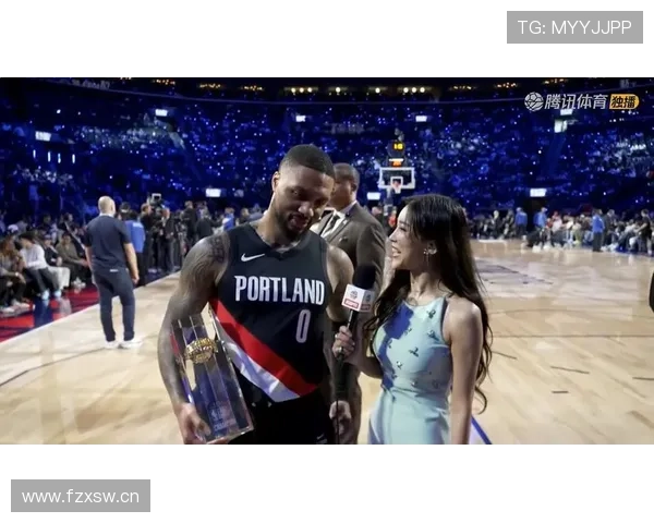 布克突破拉开与利拉德的得分差距，提升球队关键时刻火力