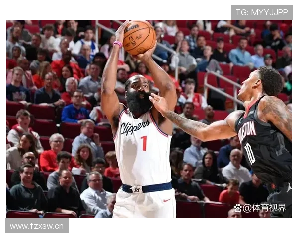 德文·布克关键时刻单打效率提升 拉开与哈登得分差距